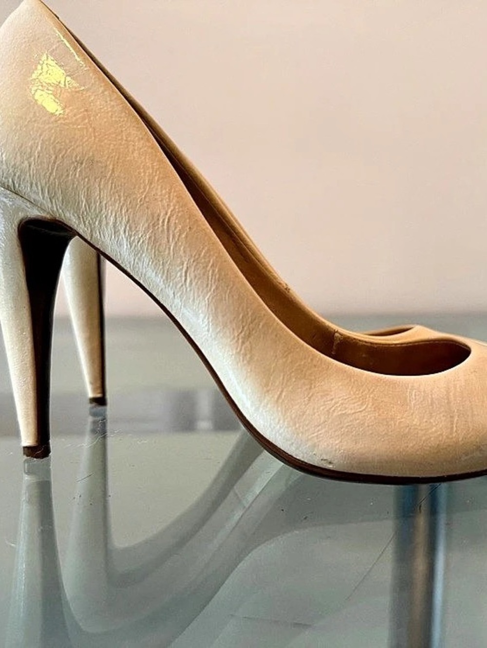 Karl Lagerfeld Pointed Toe Heels in Cream Size 7.5